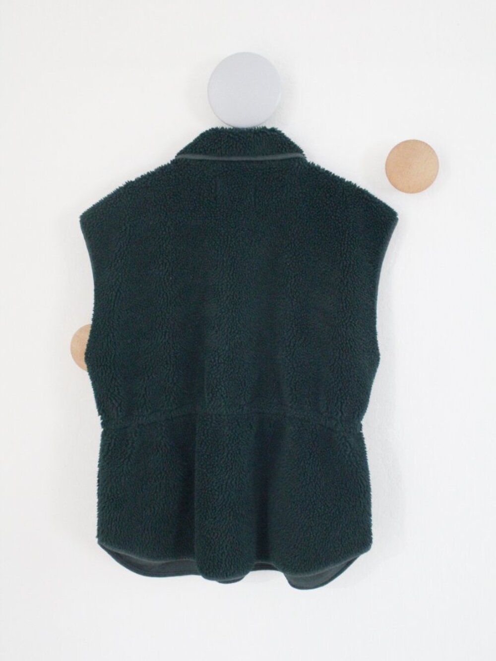 by Anthropologie Cozy Cinched Shearling Vest Size Large in Hunter Green - Picture 4 of 10